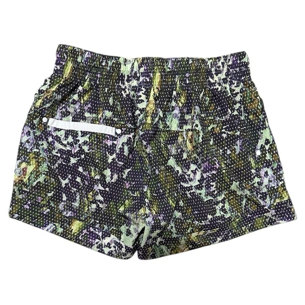 Lululemon Spring Break Away Mid Rise Short 3” in Floral Sport White Multi Sz 4